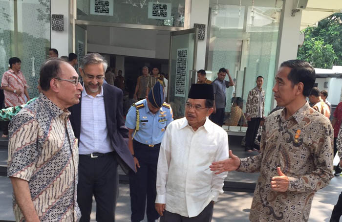 Dubes Inggris untuk Indonesia Shalat Jumat dengan Presiden Joko Widodo
